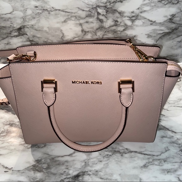 Micheal Kors Selma Medium Purse - Picture 1 of 9